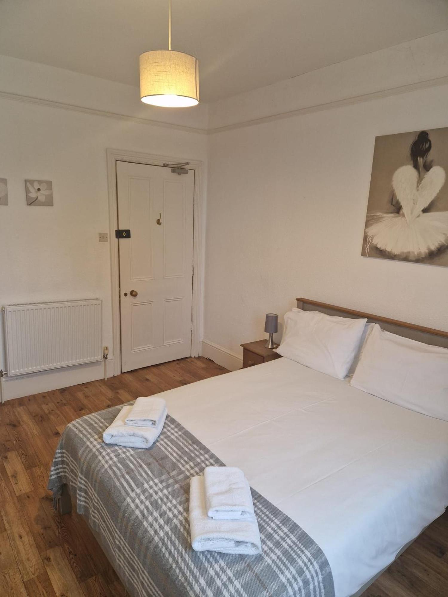 Hereford - Falcon House - Spacious 5 Bedroom House With Games Room - Sleeps 14 Guests - Great Property For Family & Friends Gathering Together - Hosted By Rentmyhouse Екстериор снимка