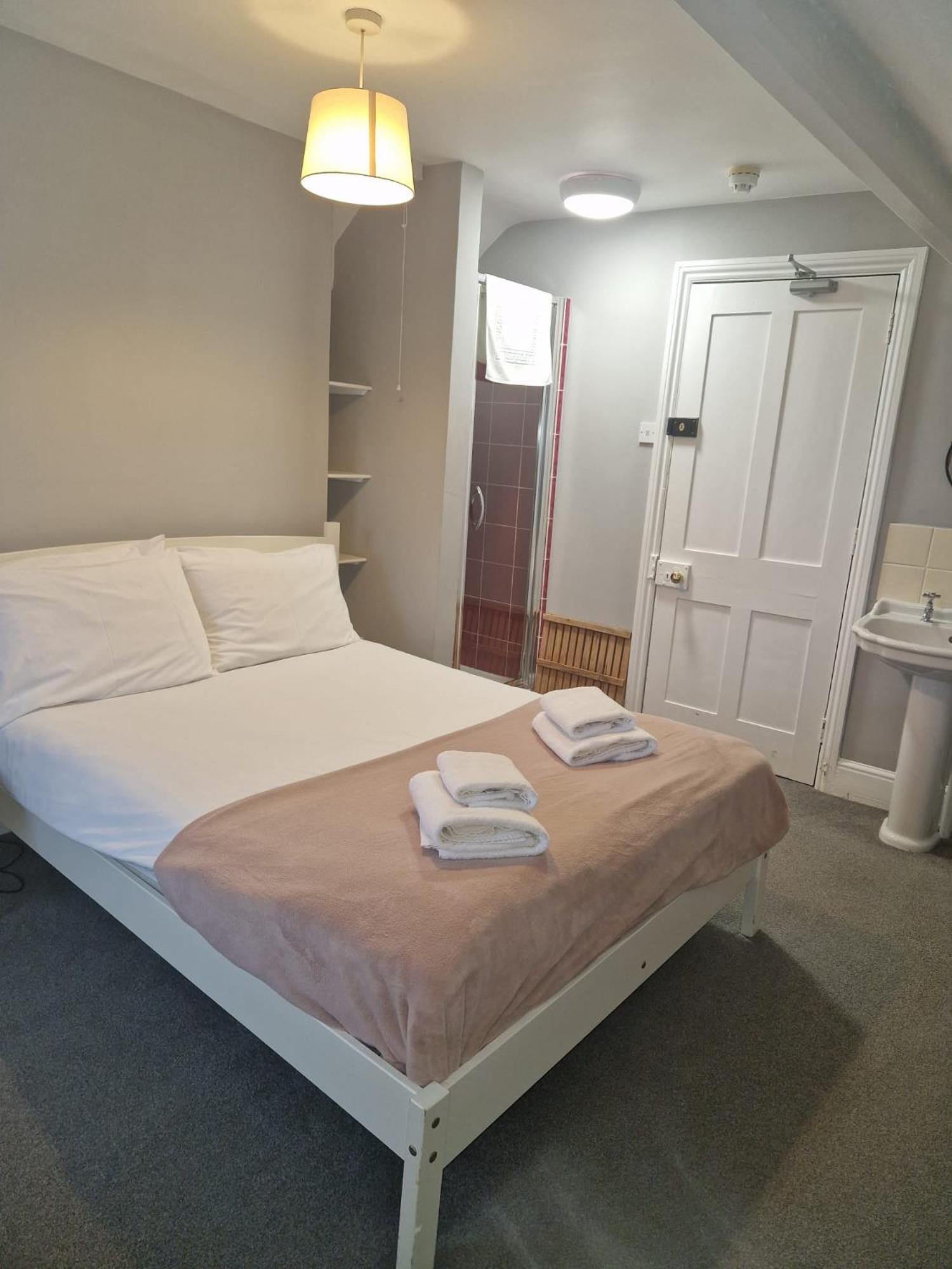 Hereford - Falcon House - Spacious 5 Bedroom House With Games Room - Sleeps 14 Guests - Great Property For Family & Friends Gathering Together - Hosted By Rentmyhouse Екстериор снимка