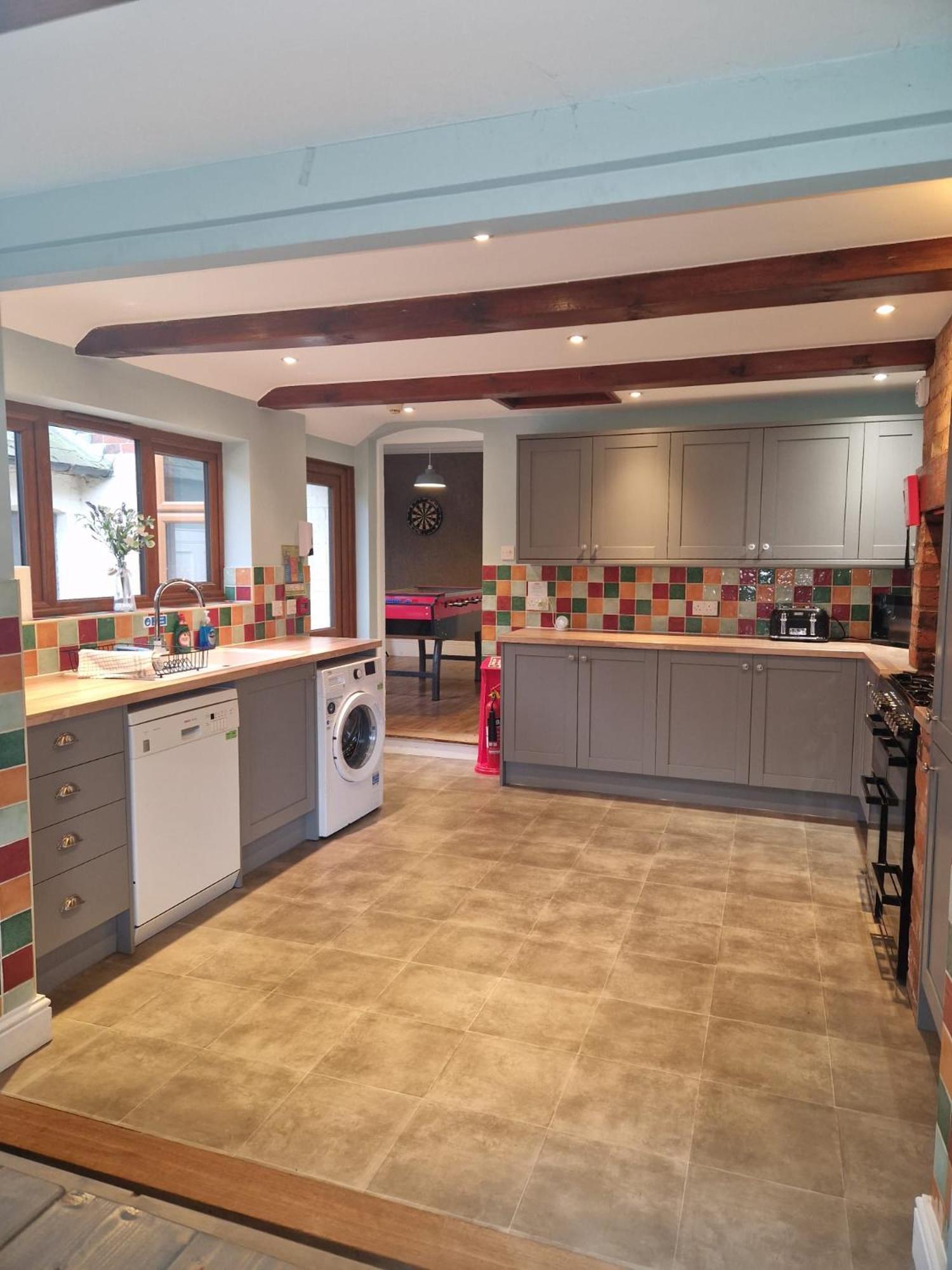 Hereford - Falcon House - Spacious 5 Bedroom House With Games Room - Sleeps 14 Guests - Great Property For Family & Friends Gathering Together - Hosted By Rentmyhouse Екстериор снимка