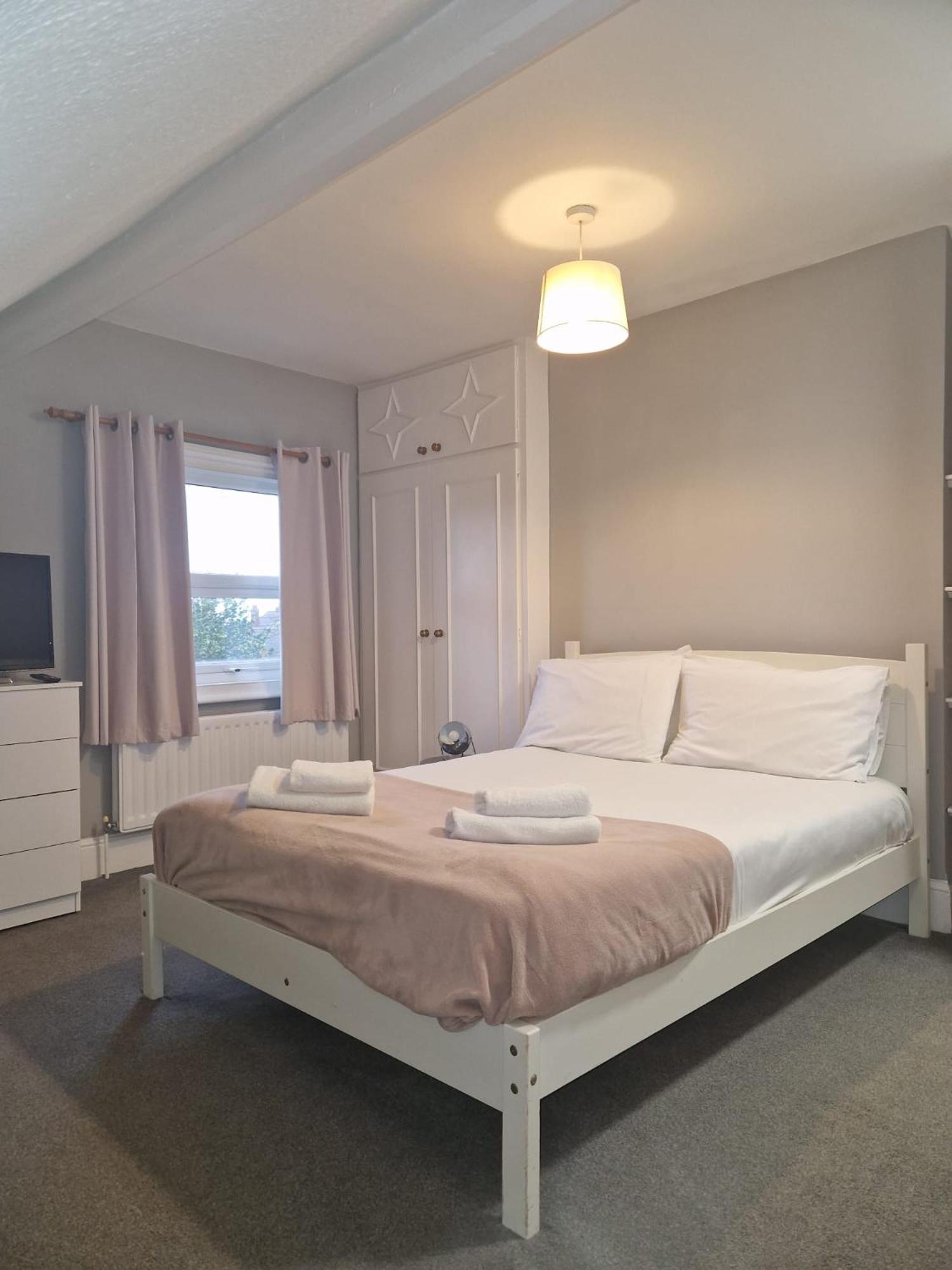 Hereford - Falcon House - Spacious 5 Bedroom House With Games Room - Sleeps 14 Guests - Great Property For Family & Friends Gathering Together - Hosted By Rentmyhouse Екстериор снимка