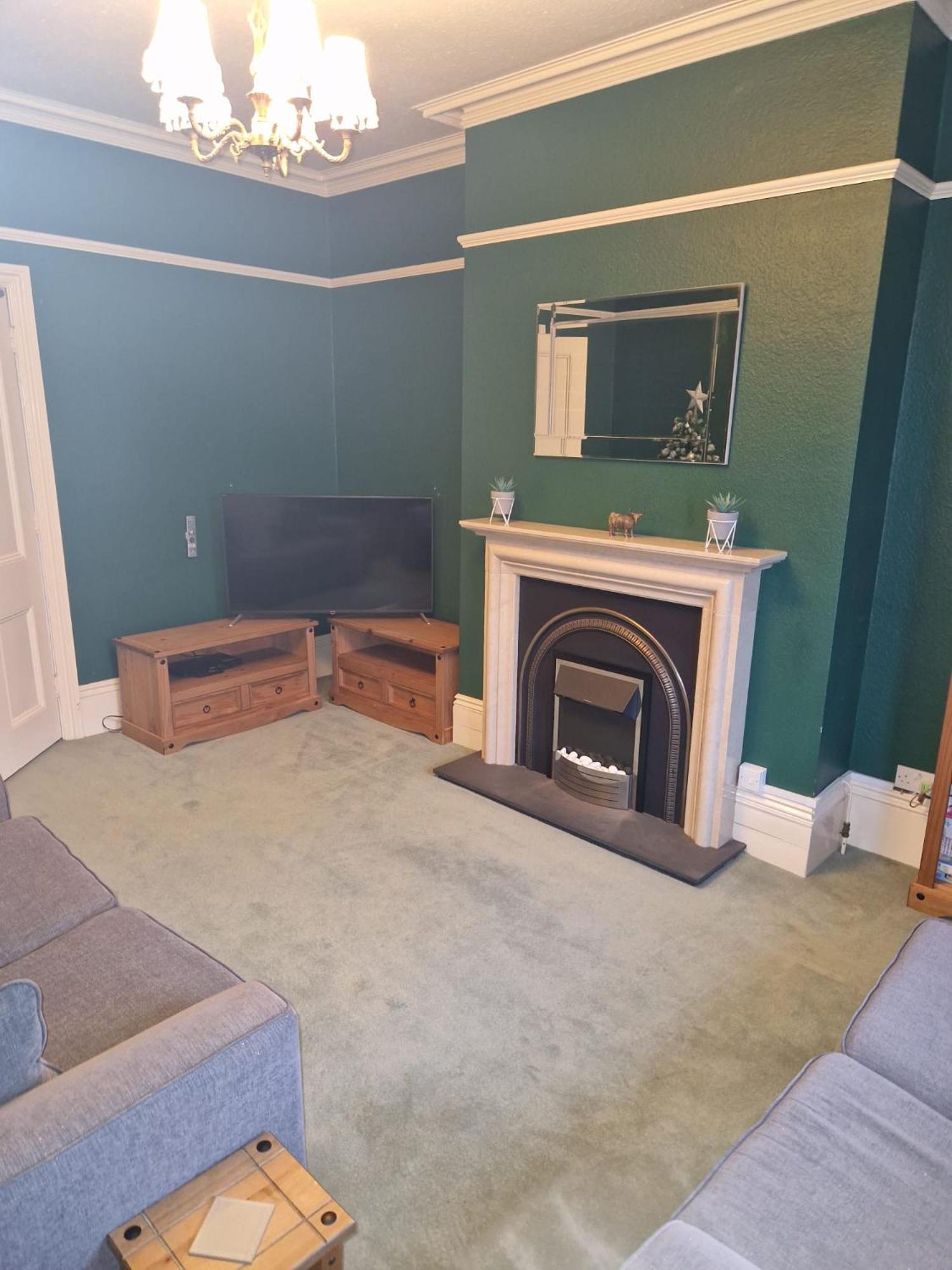 Hereford - Falcon House - Spacious 5 Bedroom House With Games Room - Sleeps 14 Guests - Great Property For Family & Friends Gathering Together - Hosted By Rentmyhouse Екстериор снимка