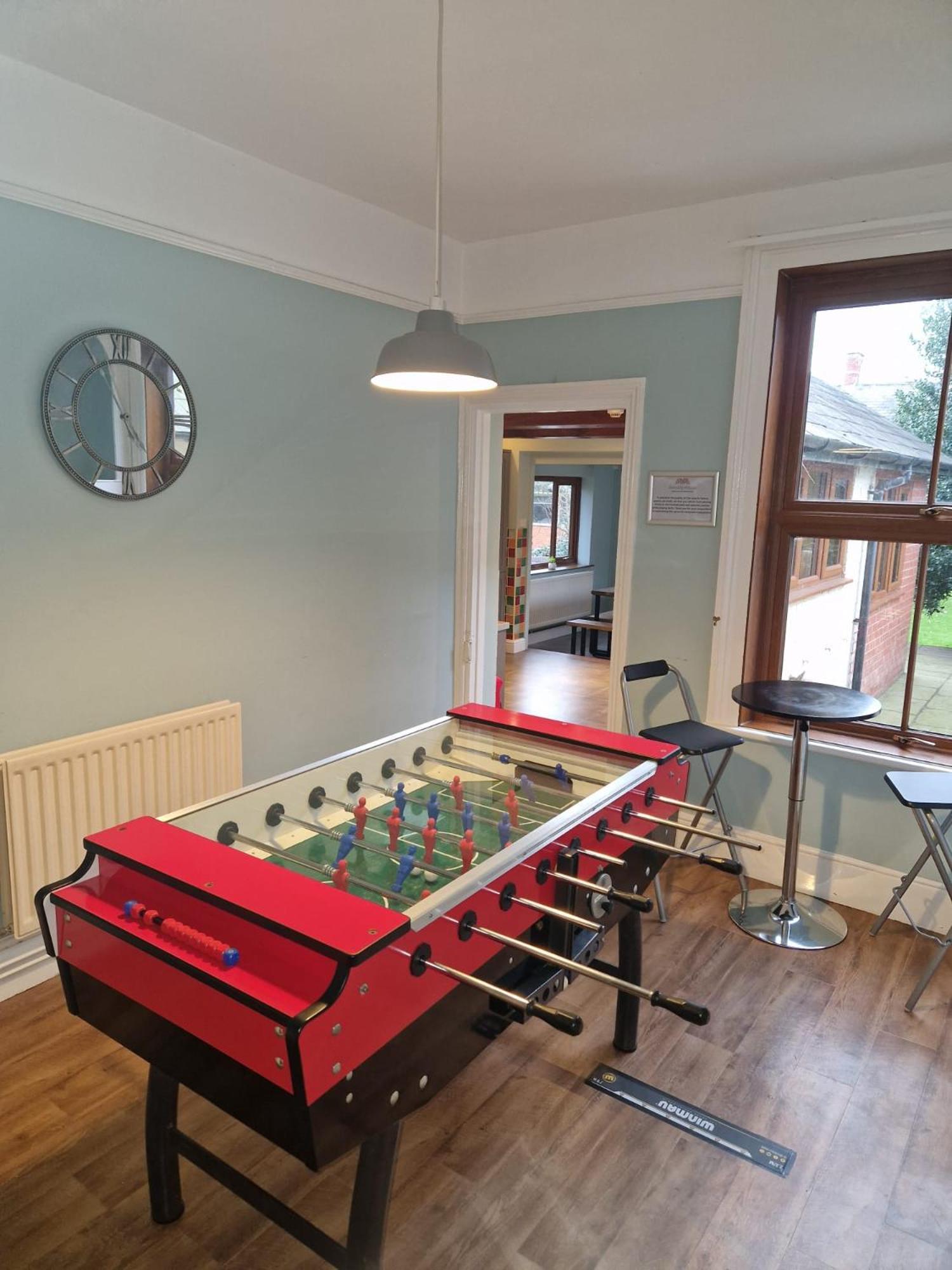Hereford - Falcon House - Spacious 5 Bedroom House With Games Room - Sleeps 14 Guests - Great Property For Family & Friends Gathering Together - Hosted By Rentmyhouse Екстериор снимка