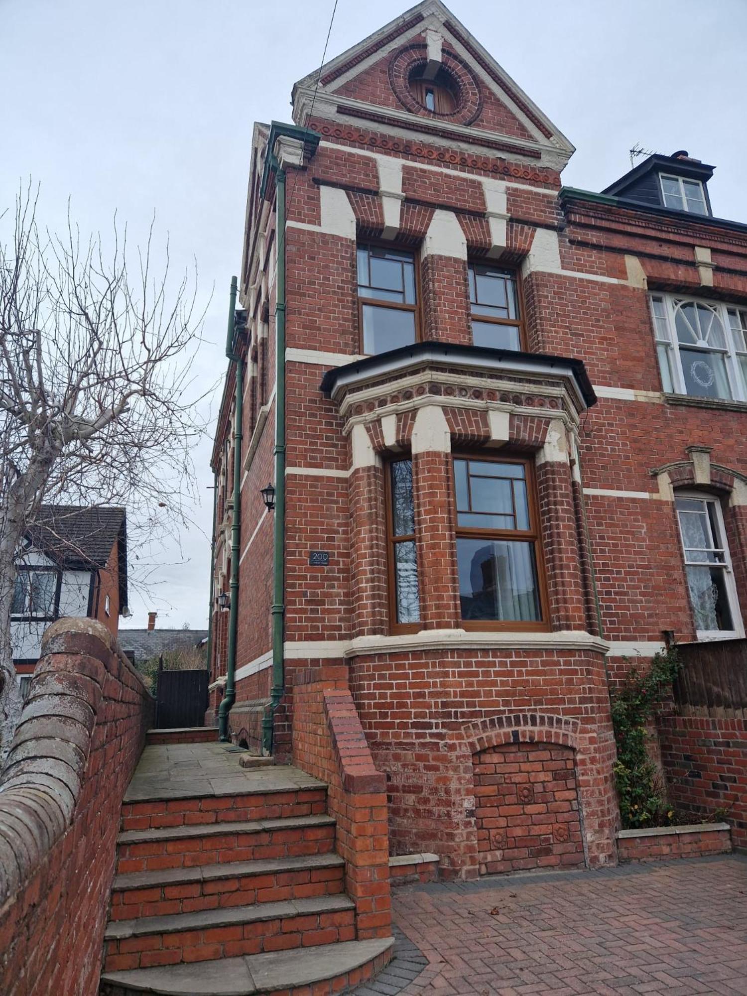 Hereford - Falcon House - Spacious 5 Bedroom House With Games Room - Sleeps 14 Guests - Great Property For Family & Friends Gathering Together - Hosted By Rentmyhouse Екстериор снимка